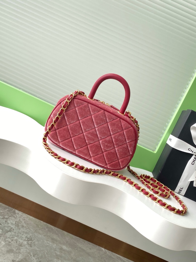 Розовая бархатная сумка с плетеным рисунком Chanel