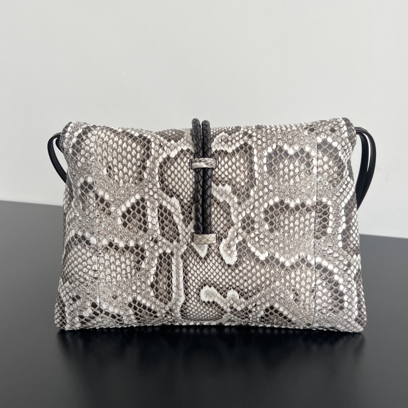 Сумка Liberta из змеиной кожи Bottega Veneta