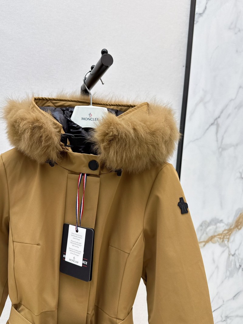 Пуховик Moncler
