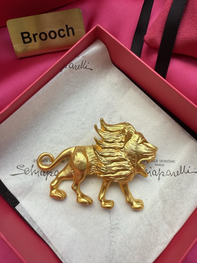 Брошь в виде льва Schiaparelli