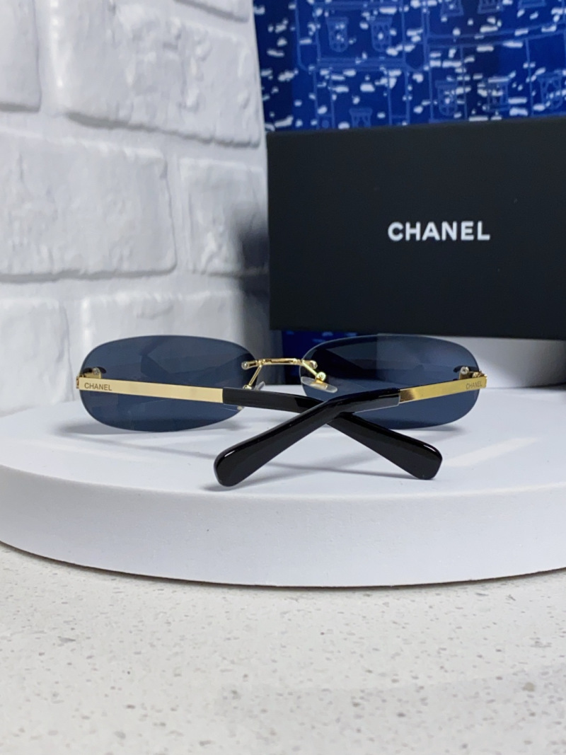 Безободковые солнцезащитные очки Chanel