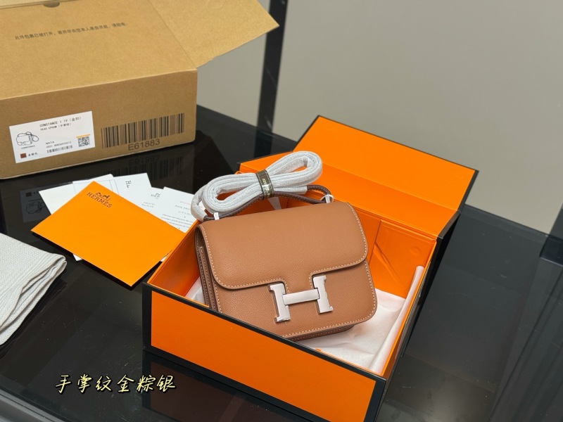 Сумка Hermès с золотистой фурнитурой