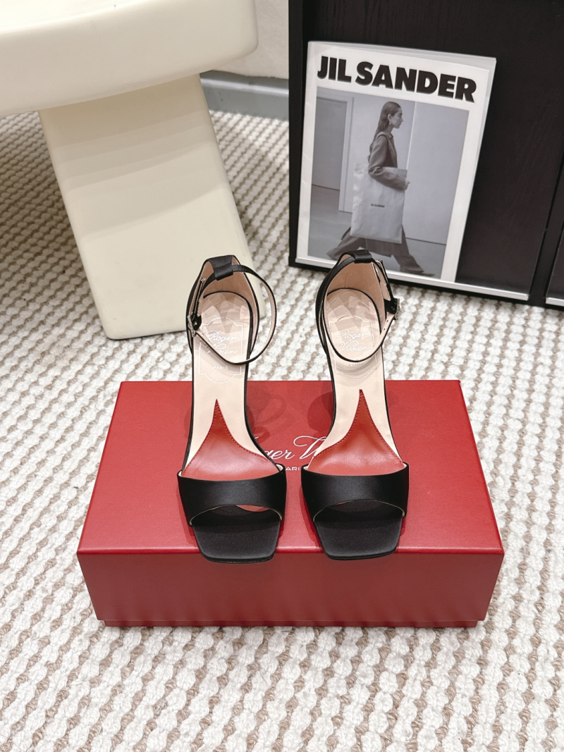 Женские сандалии на каблуке Roger Vivier