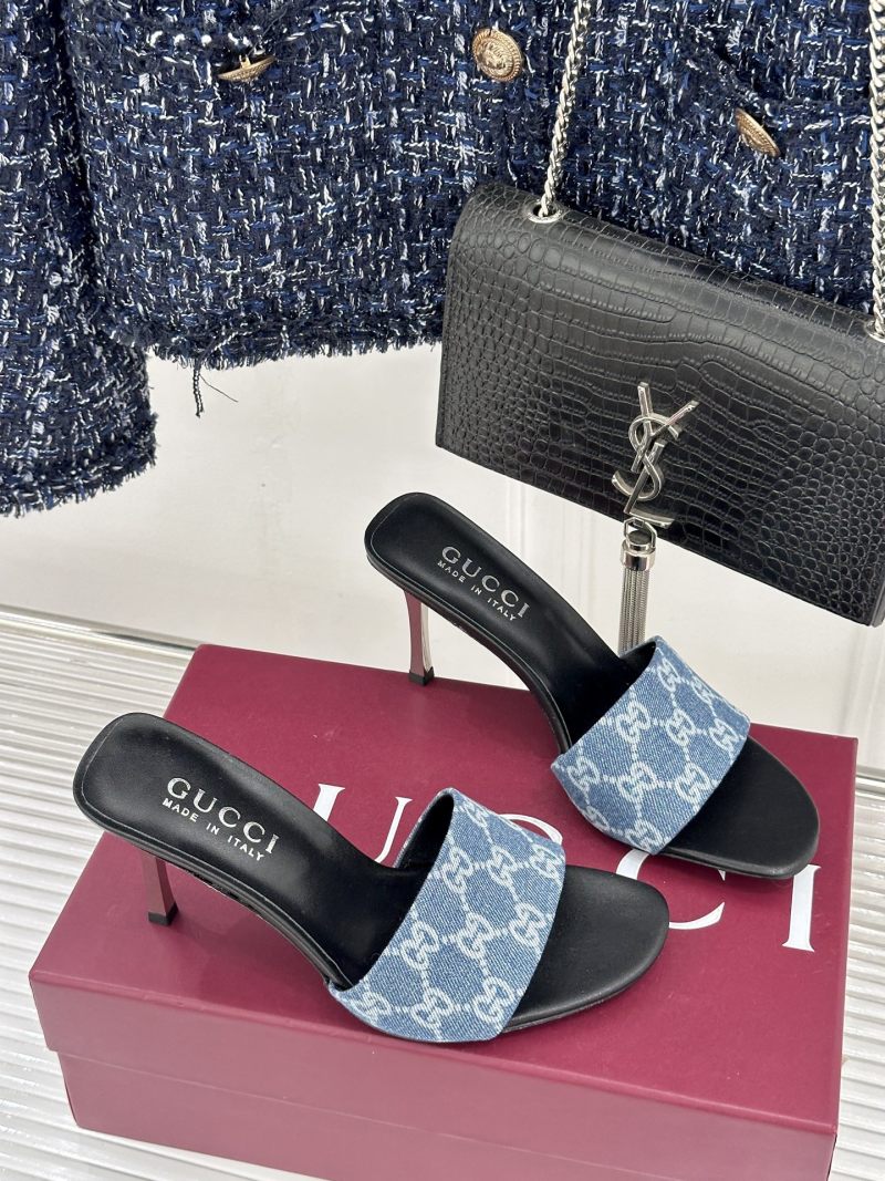 Сандалии женские Gucci с монограммой GG и металлическим каблуком