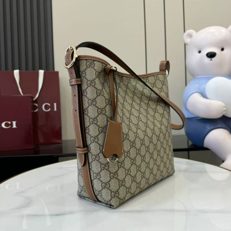 Сумка Gucci с монограммой