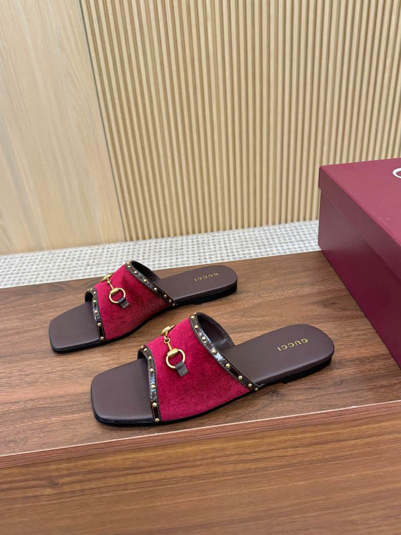Женские сабо и мюли с цепочкой и стразами Gucci