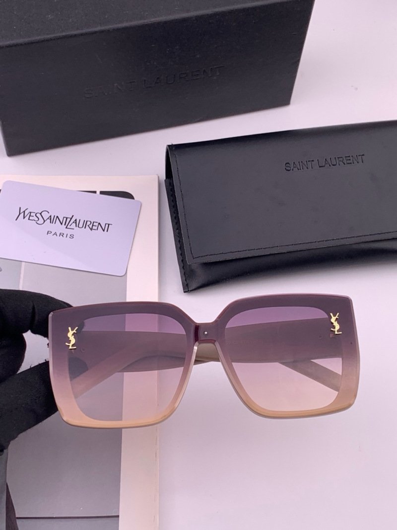 Женские солнцезащитные очки квадратной формы с градиентом Saint Laurent