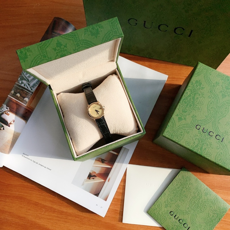 Часы Gucci