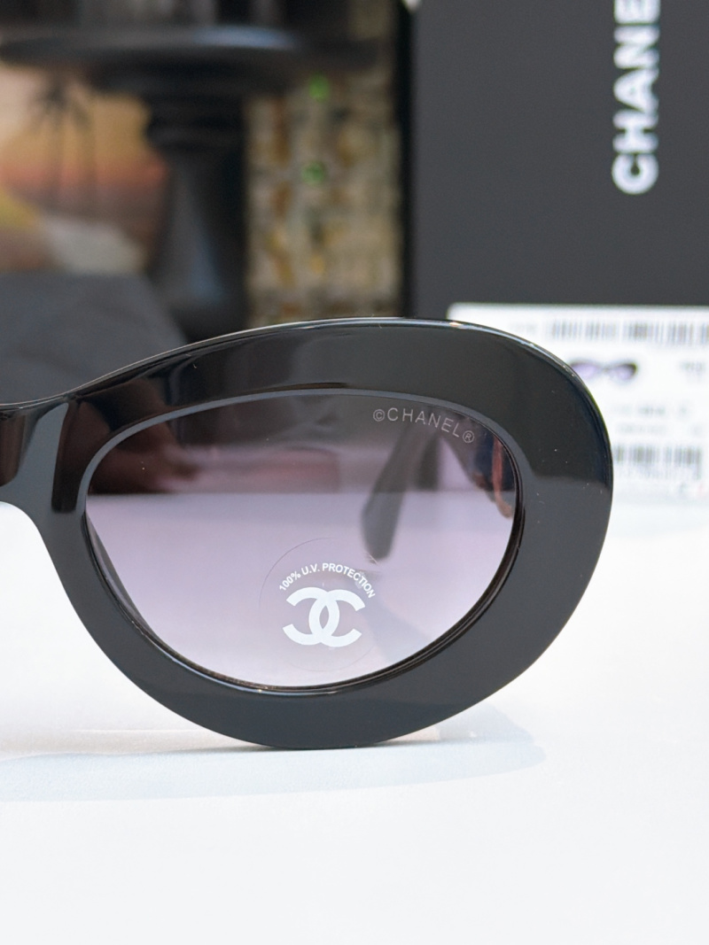 Женские солнцезащитные очки Chanel