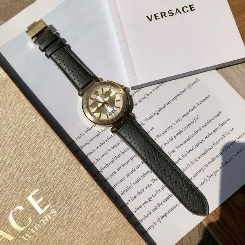 Часы Versace