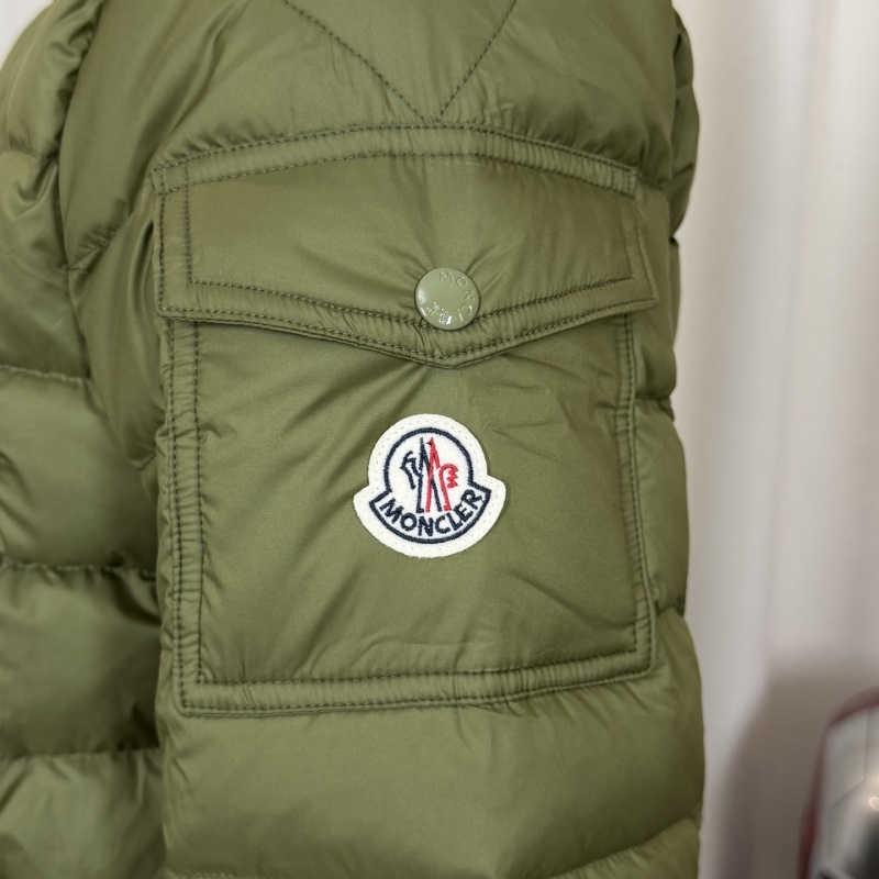 Пуховик Moncler