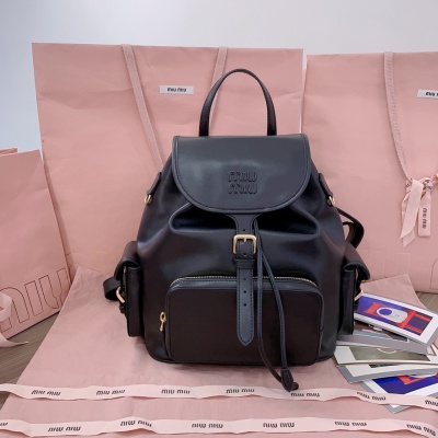 Рюкзак Miu Miu черный кожаный