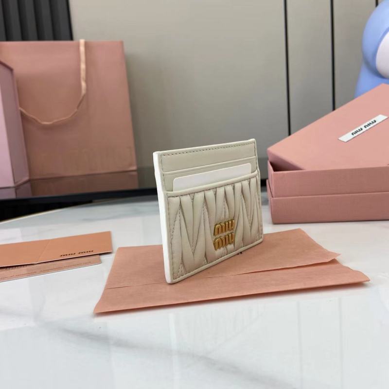 Картхолдер Miu Miu белый с логотипом