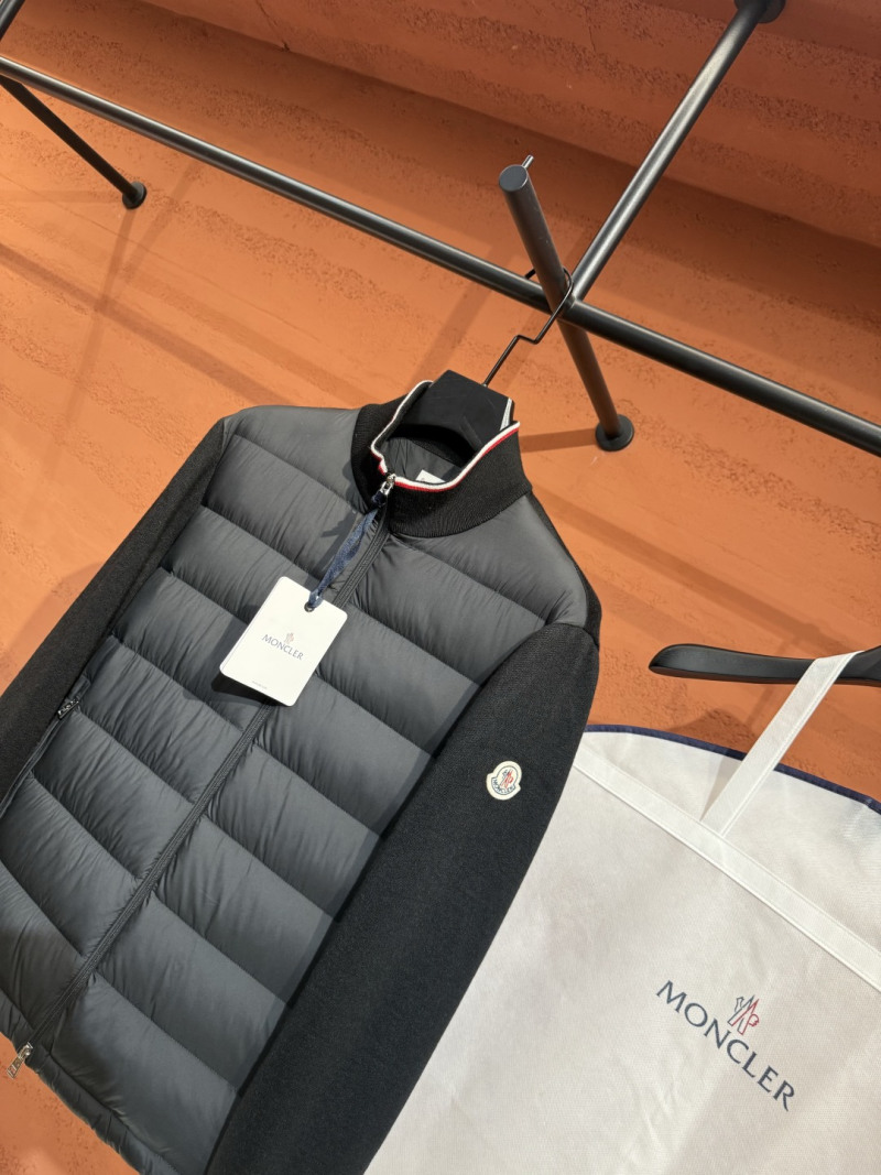 Пуховик Moncler