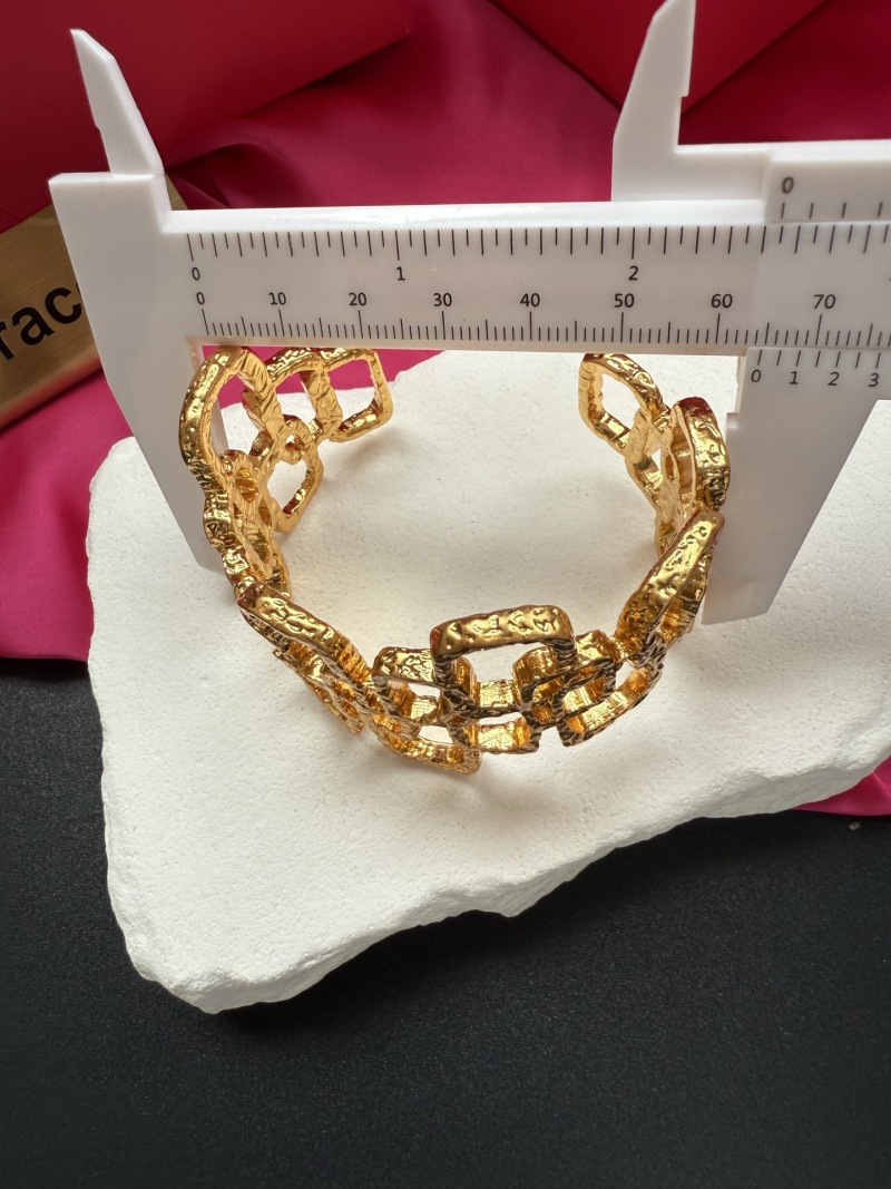 Браслет Schiaparelli