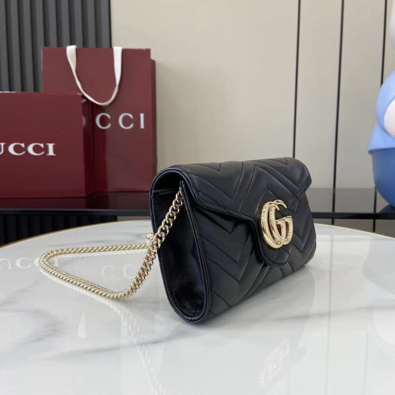 Черная сумка-клатч Gucci с цепочкой
