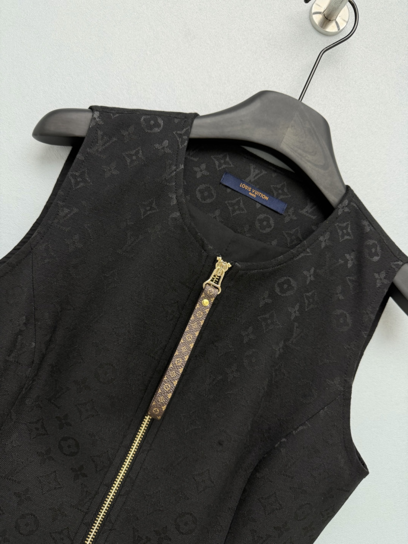 Чёрный жилет Louis Vuitton с монограммой