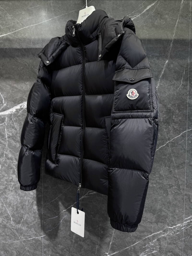 Пуховик Moncler