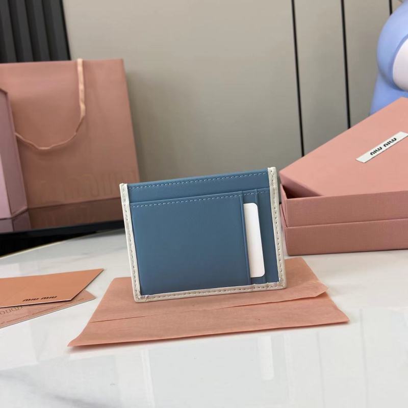Картхолдер Miu Miu с логотипом