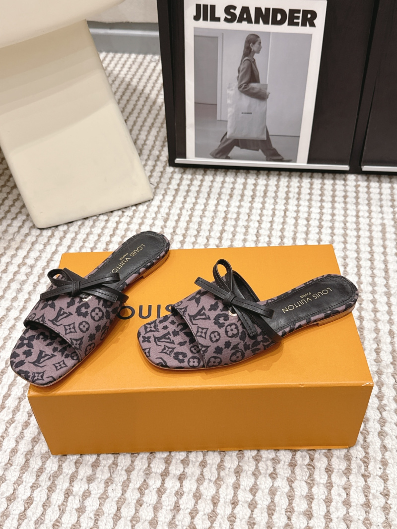 Женские шлёпанцы с монограммой Louis Vuitton