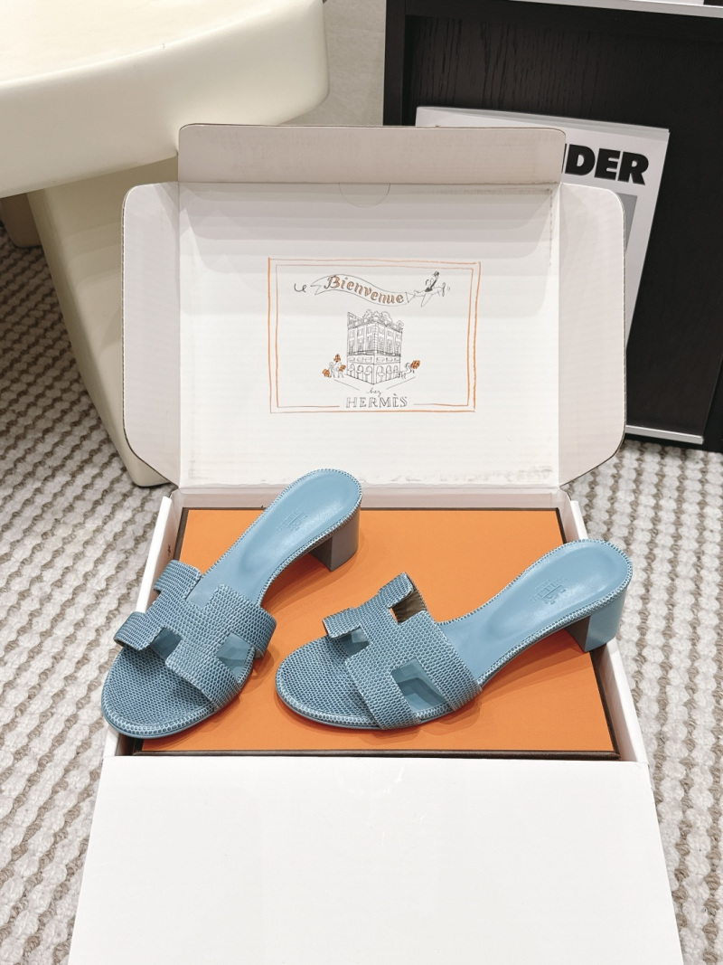 Женские шлёпанцы с тиснением под рептилию Hermès