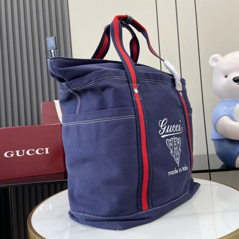 Сумка Gucci из канвы с красной полосой