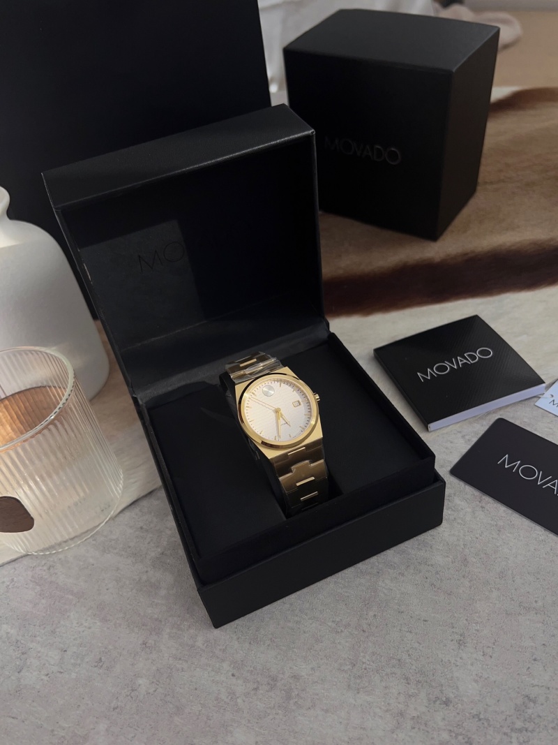 Часы Movado