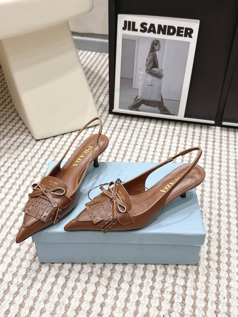 Женские босоножки Prada на каблуке