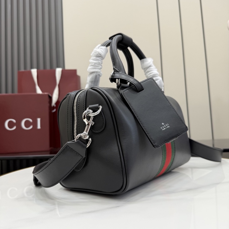 Черная сумка Gucci с красно-зеленой полосой