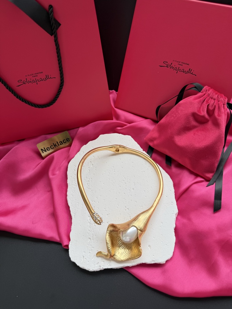 Колье с жемчугом Schiaparelli