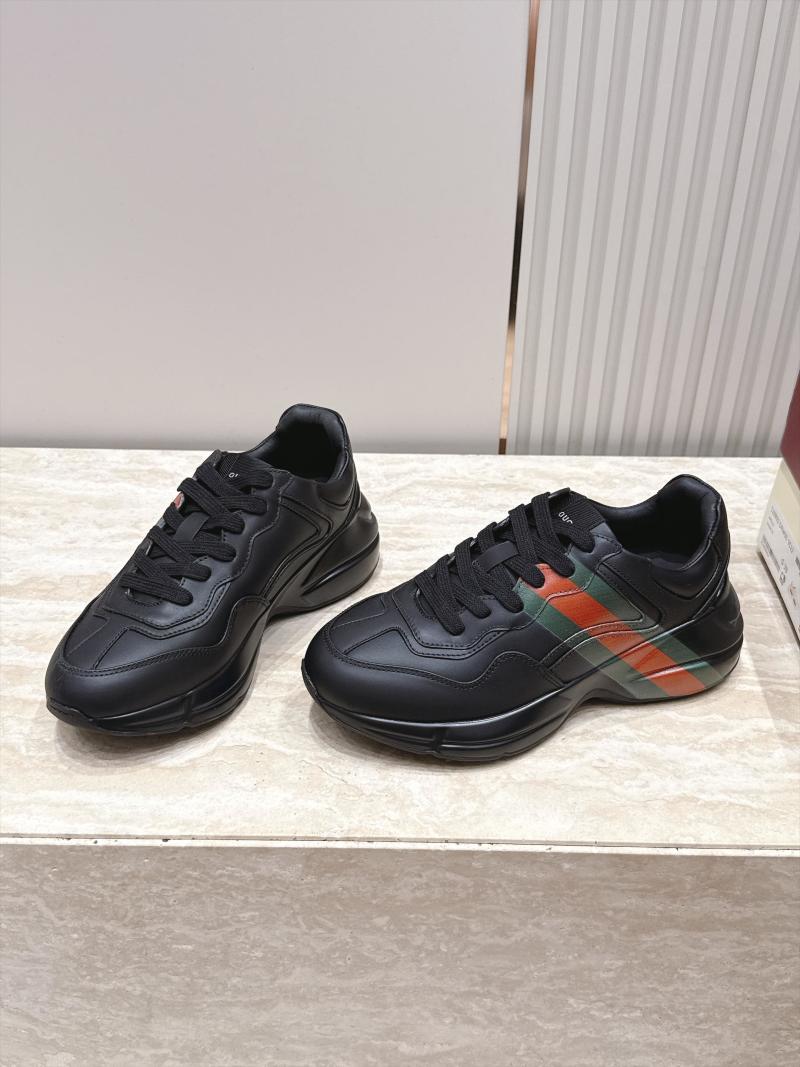 Женские кроссовки Gucci