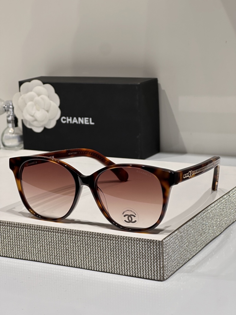 Солнцезащитные очки Chanel телесного цвета