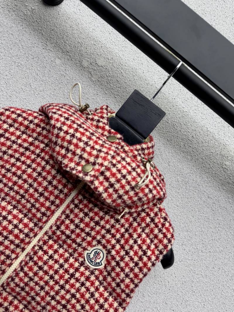 Жилет с капюшоном в клетку Moncler