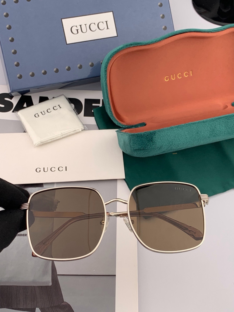 Солнцезащитные очки Gucci квадратные G2220 с поляризацией