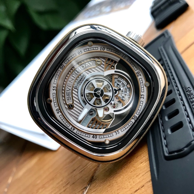 Часы SevenFriday