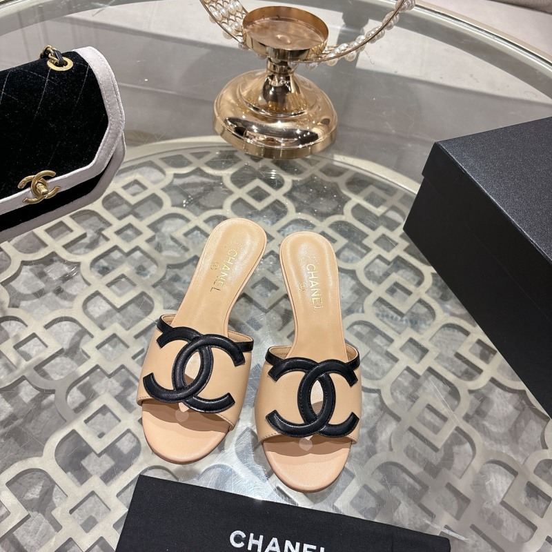 Женские сандалии с декоративным элементом "двойной логотип" Chanel