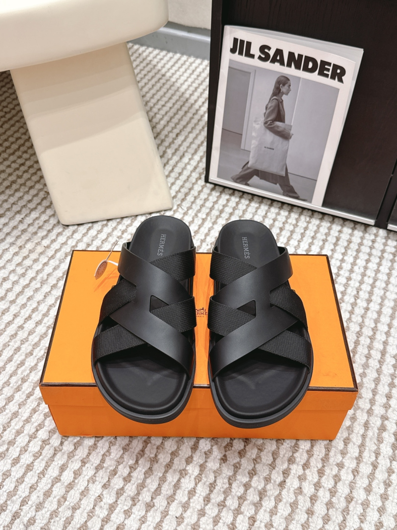Женские черные кожаные сандалии HERMES в крестовидной форме Hermès