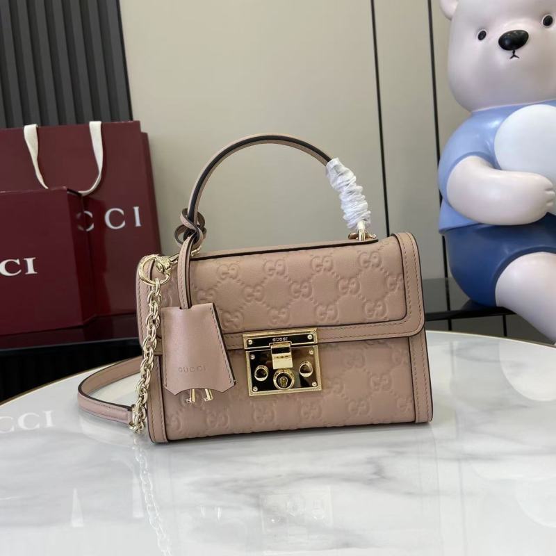 Сумка Gucci с замком и цепочкой