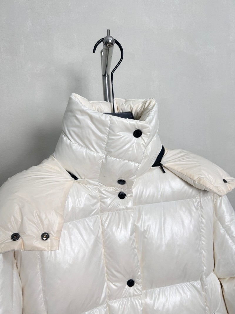 Пуховик Moncler