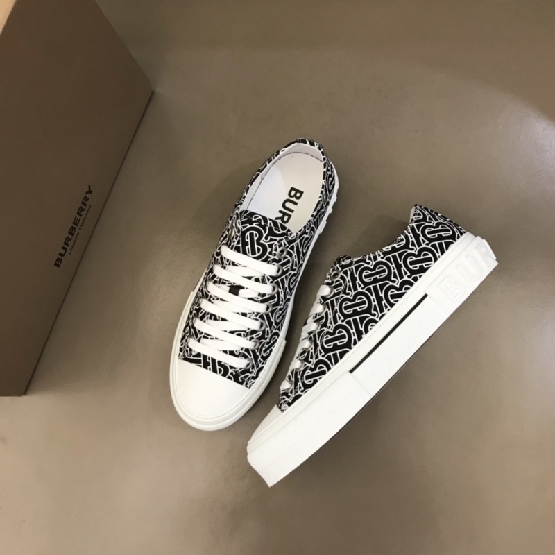 Кроссовки Burberry с принтом
