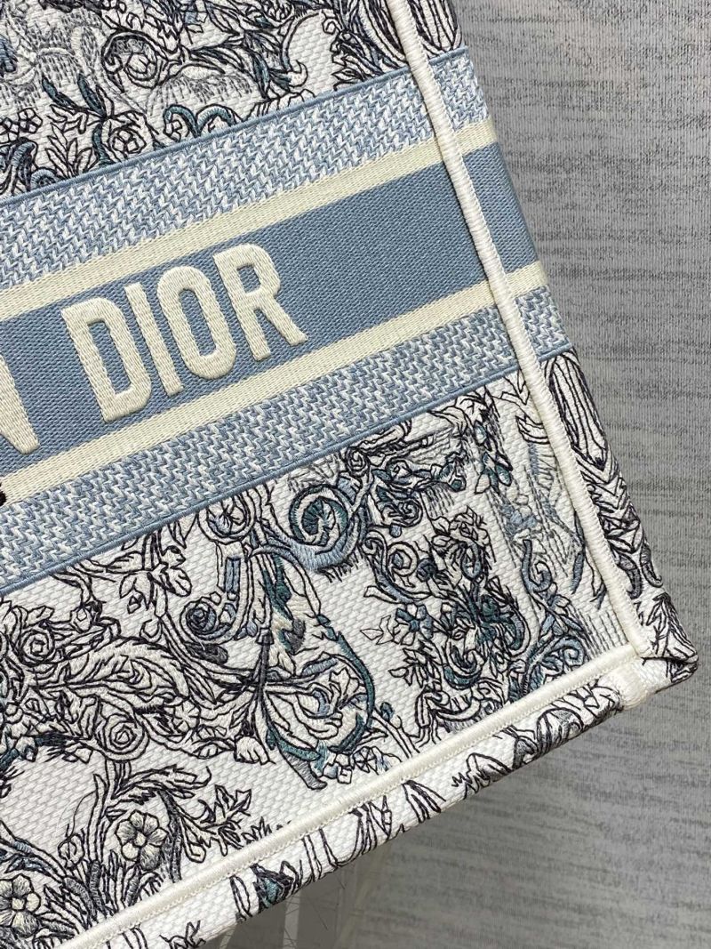 Сумка-тоут Christian Dior с вышивкой