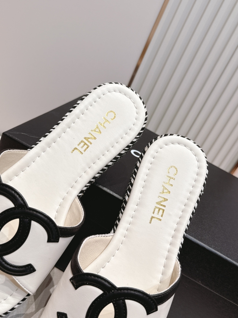 Сандалии Chanel женские белые с плетеной подошвой