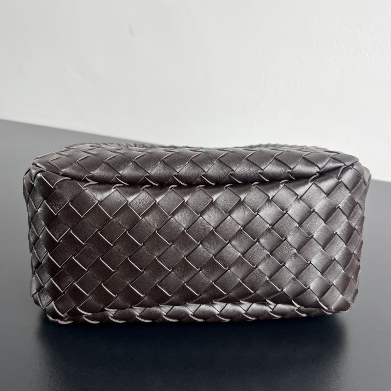 Сумка Bottega Veneta Campana из тисненой кожи