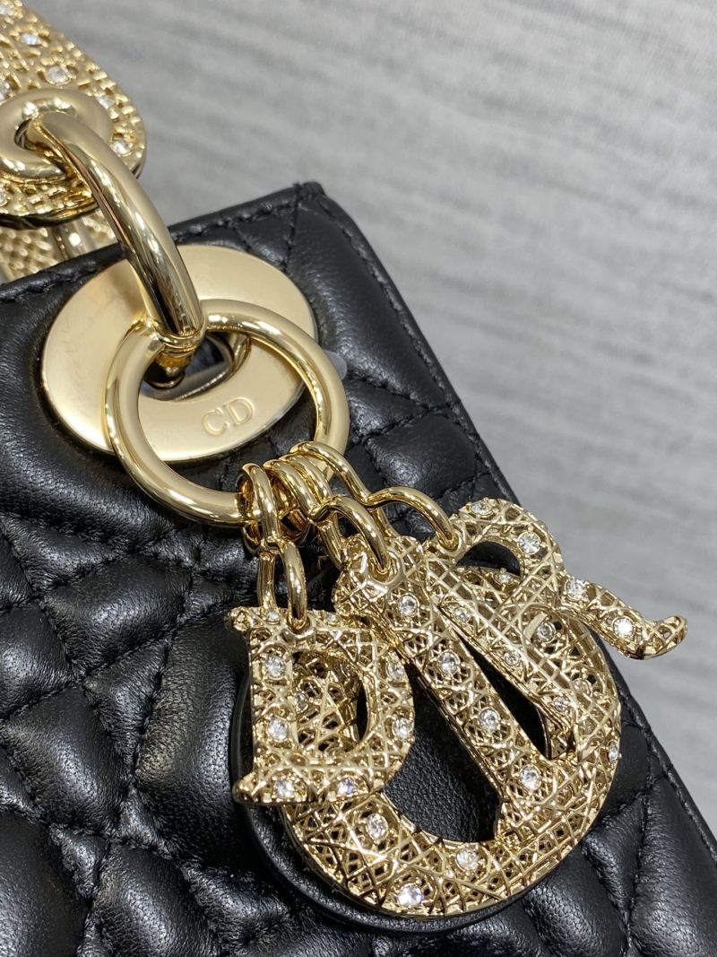 Сумка Dior Lady Dior с ручкой и цепью