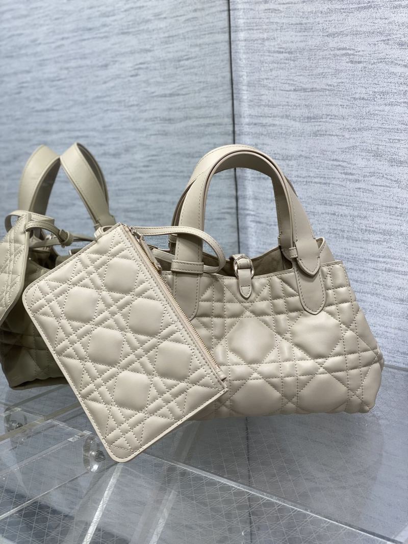 Сумка Dior Lady Dior бежевая