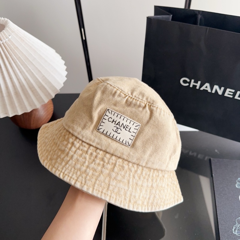 Кепка-ведро бежевая Chanel