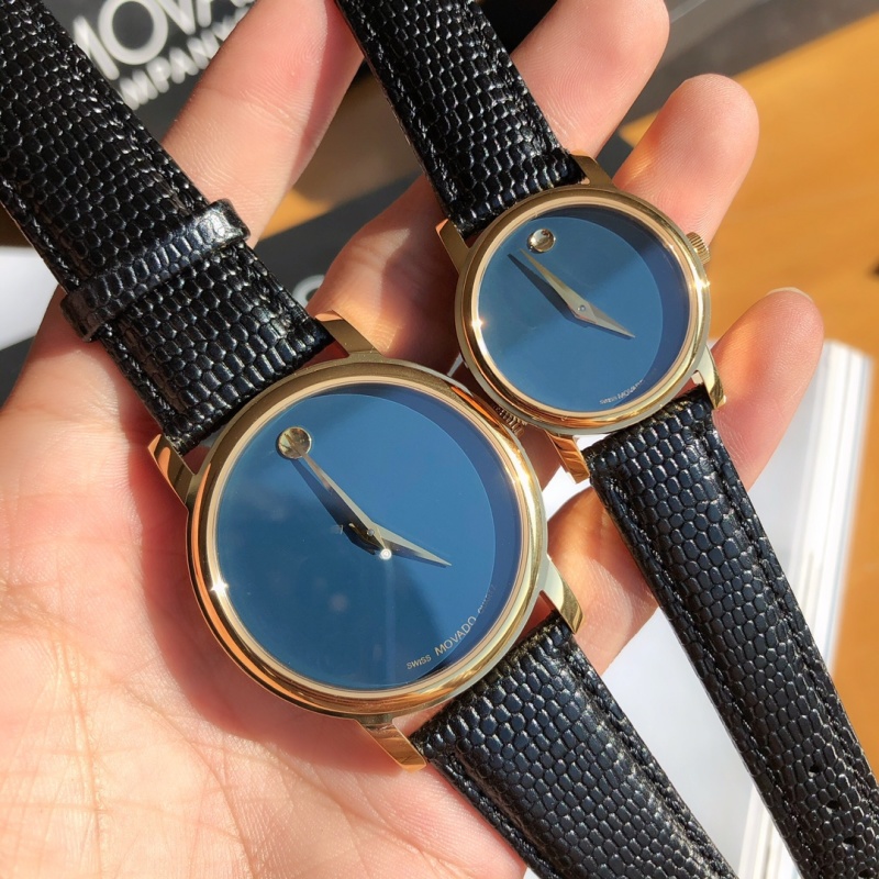 Часы Movado