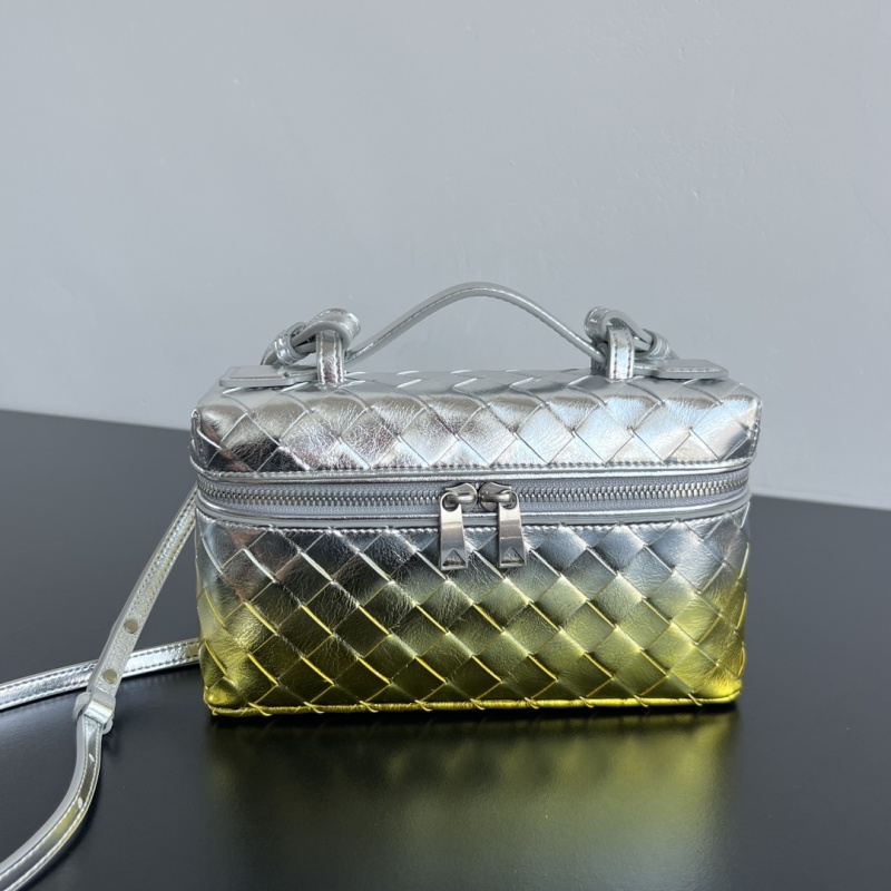Косметичка Bottega Veneta плетеная