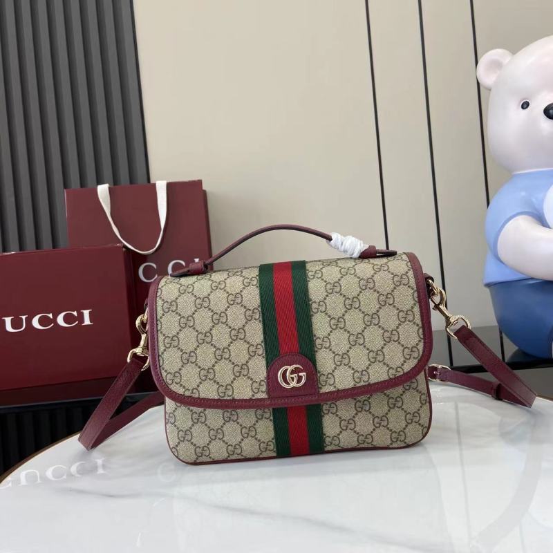 Сумка Gucci с монограммой и ремешком