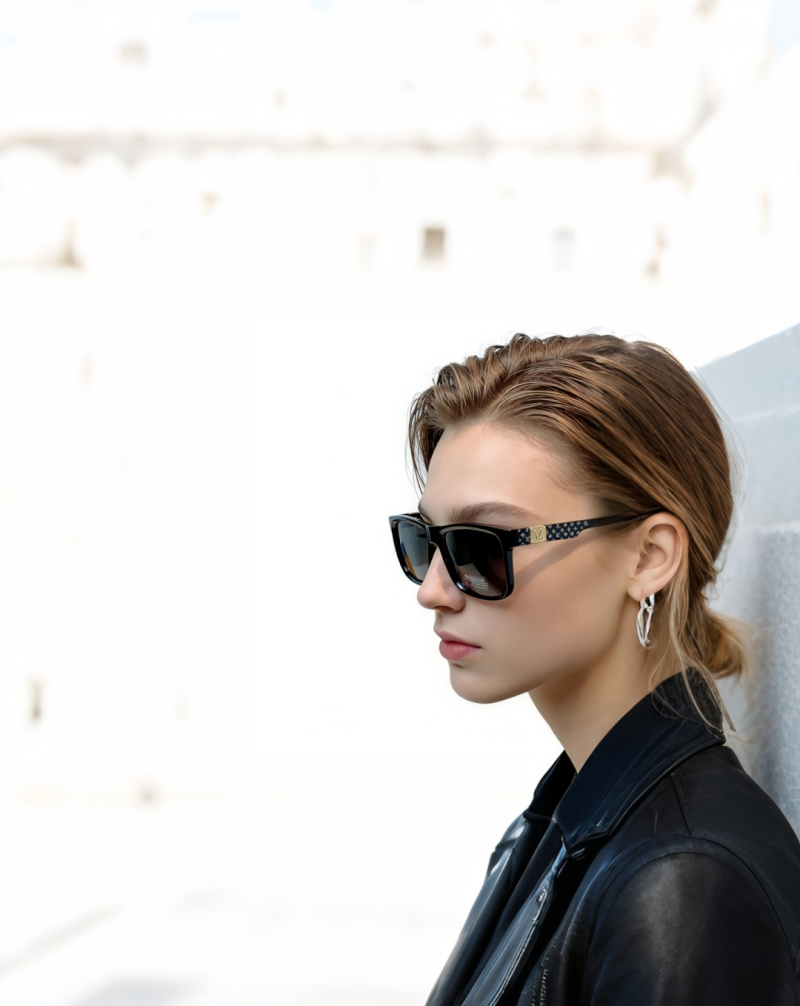 Солнечные очки Louis Vuitton